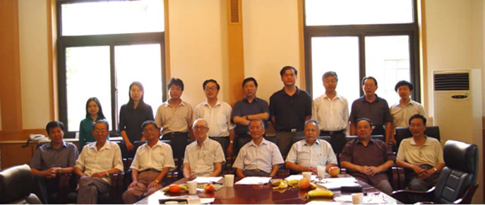 2006年1月14日至15日，中国诗歌研究中心建设高级论坛学术会议